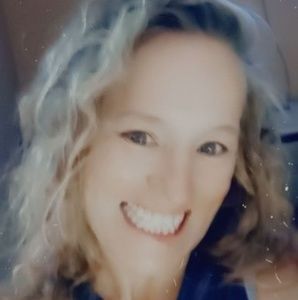 Meet your Posher, Angelia